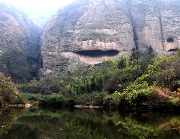4A:大别山石窟景区 红唇岩.jpg