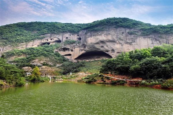 4A:大别山石窟景区.jpg