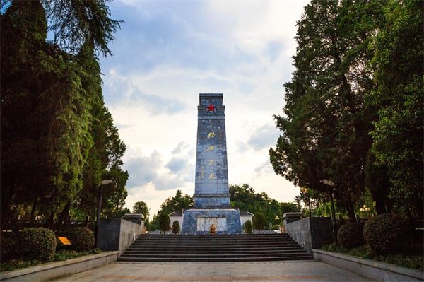 金寨红军广场4.jpg
