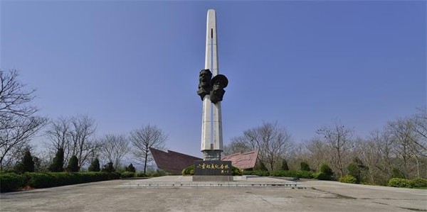 六霍起义纪念塔.jpg